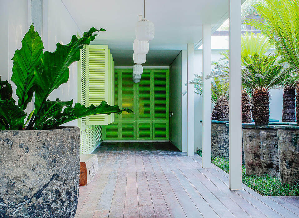 Villa 1880 - Corridor and large pot